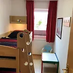 Seepark Reetdachhaus 3 * Burhave