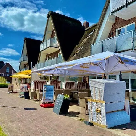Apartment Seepark Reetdachhaus 3 *