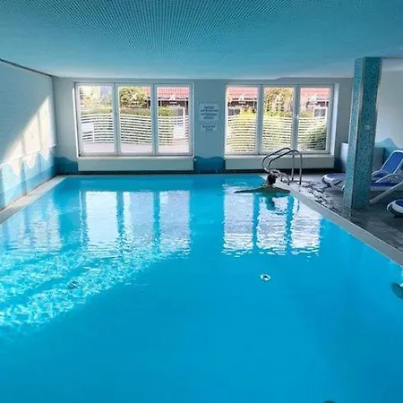 Seepark Reetdachhaus 3 * Burhave