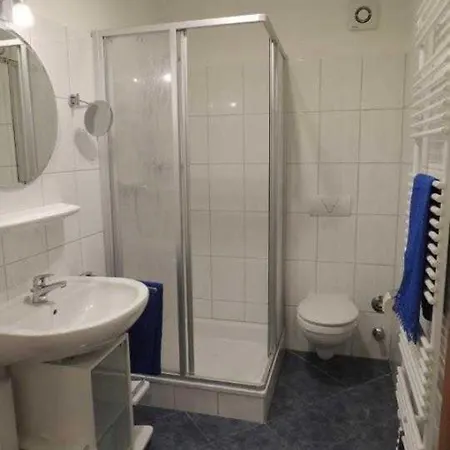 Apartment Seepark Reetdachhaus 3 *