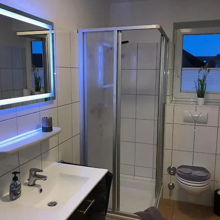 Apartment Seepark Reetdachhaus 3 Burhave
