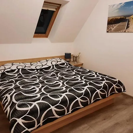 Apartment Seepark Reetdachhaus 3 *