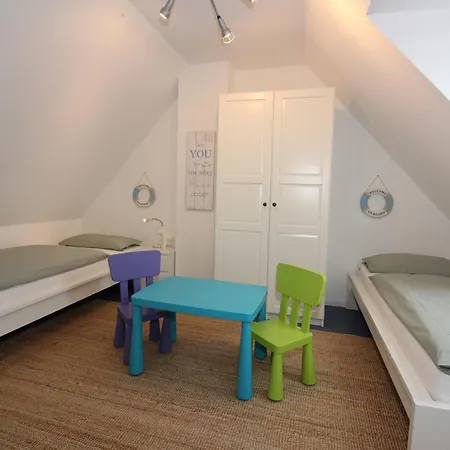 Apartment Seepark Reetdachhaus 3 *